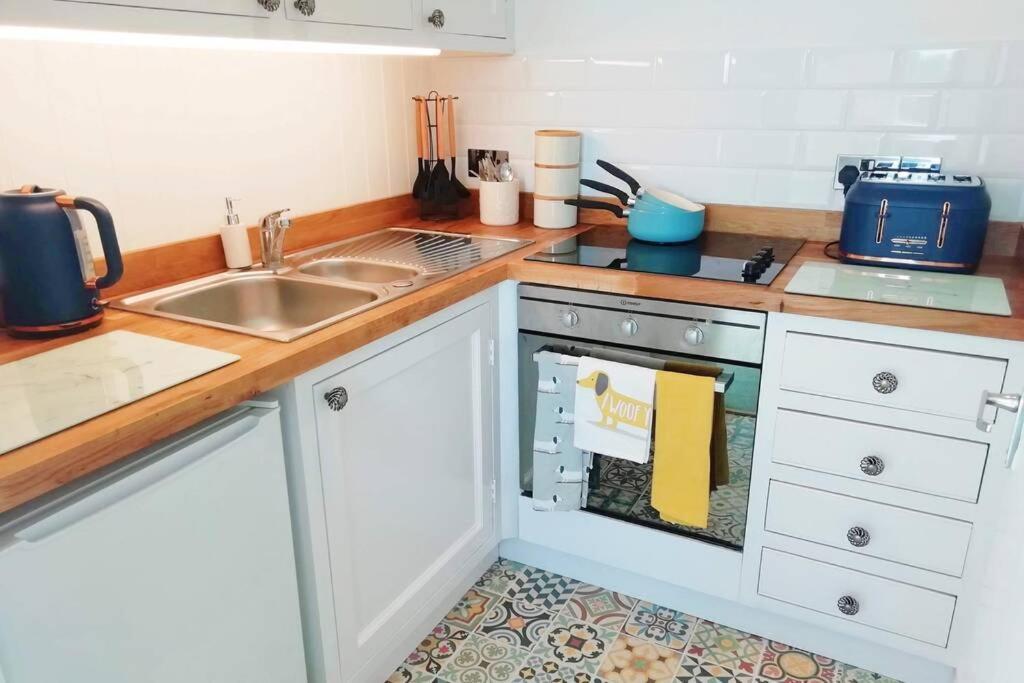 Cosy, Elegant Apartment In Heart Of Ludlow Town Exterior foto