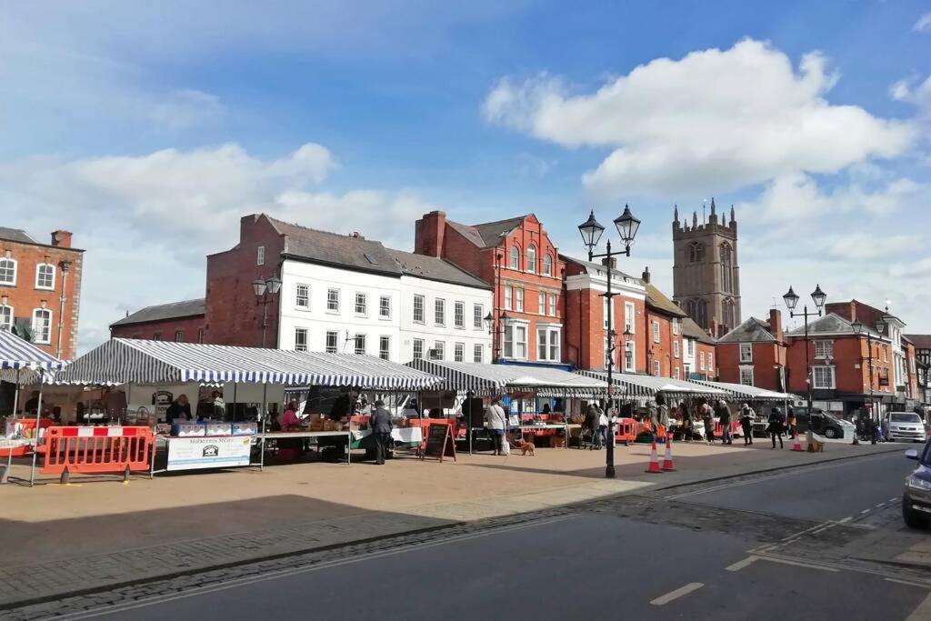 Cosy, Elegant Apartment In Heart Of Ludlow Town Exterior foto